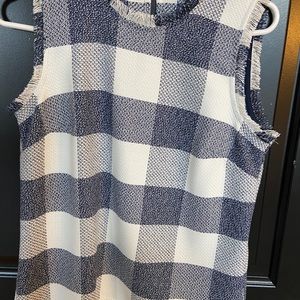 BANANA REPUBLIC SWEATER TANK IN SIZE SMALL